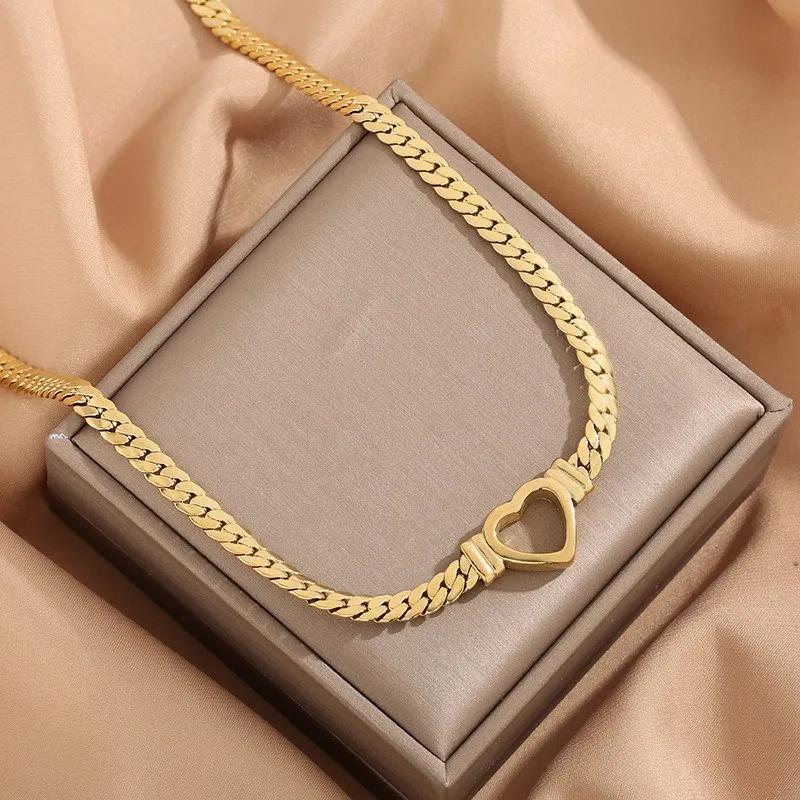 Luxury Hollow Heart Gold Color Stainless Steel Pendant Necklaces for Women Personality Wedding Bride Collar Jewelry Colorfast