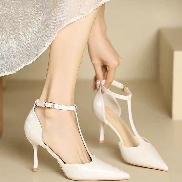Fashion New Fashionable Lacquer Leather T-shaped Pointed Fine Straw Shoes French High Heels One Button Baotou Sandals