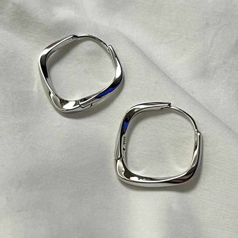 Retro Jednoduché Diamantové Náušnice Niche Senior Dizajnový Cit Prepracovaný Temperament Chladné Svetlo Náušnice Peplum Dámske Náušnice Elegantné Doplnky Klasické Šperky