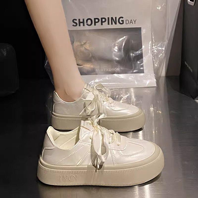 Ultra-light and heightened thick-soled small white shoes splicing lace-up sports and leisure board shoes