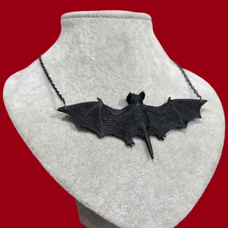 Gothic Black Bat Necklace for Halloween Party