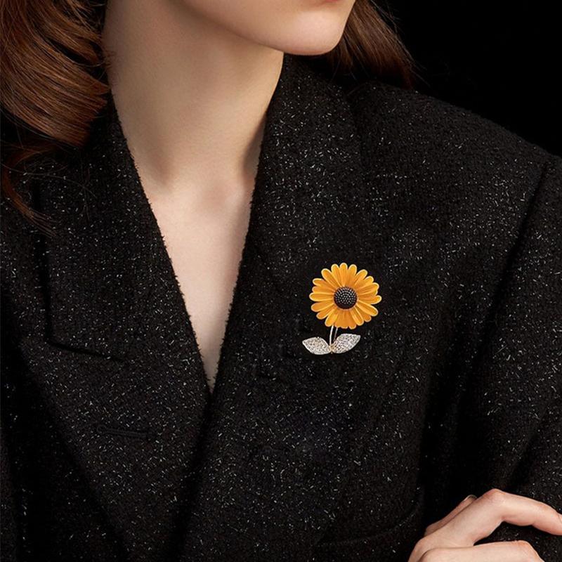 High End Sunflower Brooch For Women, Exquisite Suit Chest Flower, Temperament Coat Brooch, Elegant And Versatile Clothing Accessories