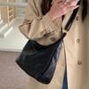 Meilade 2025 Autumn/Winter Retro Korean Tote Bag - Large Capacity, Versatile Crossbody Women's Handbag