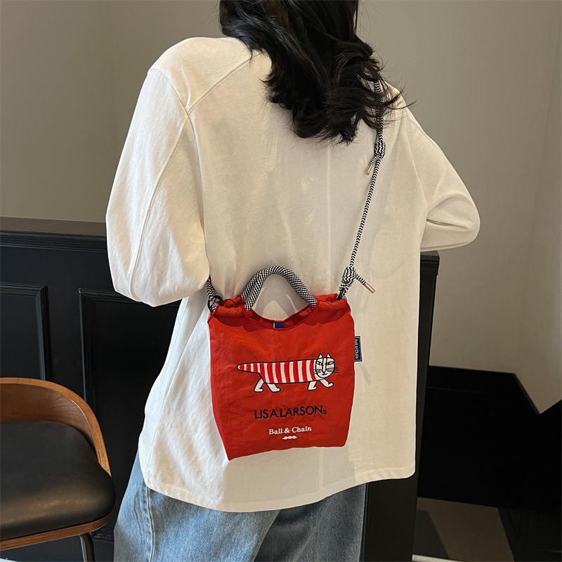 Canvas bag women's summer versatile casual shoulder messenger bag is now popular portable bucket bag