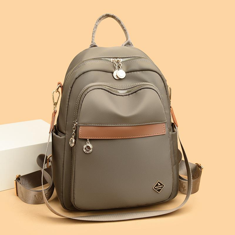 A Fashionable and Versatile Backpack with A Large Capacity and Is Lightweight for Women's Travel and Leisure