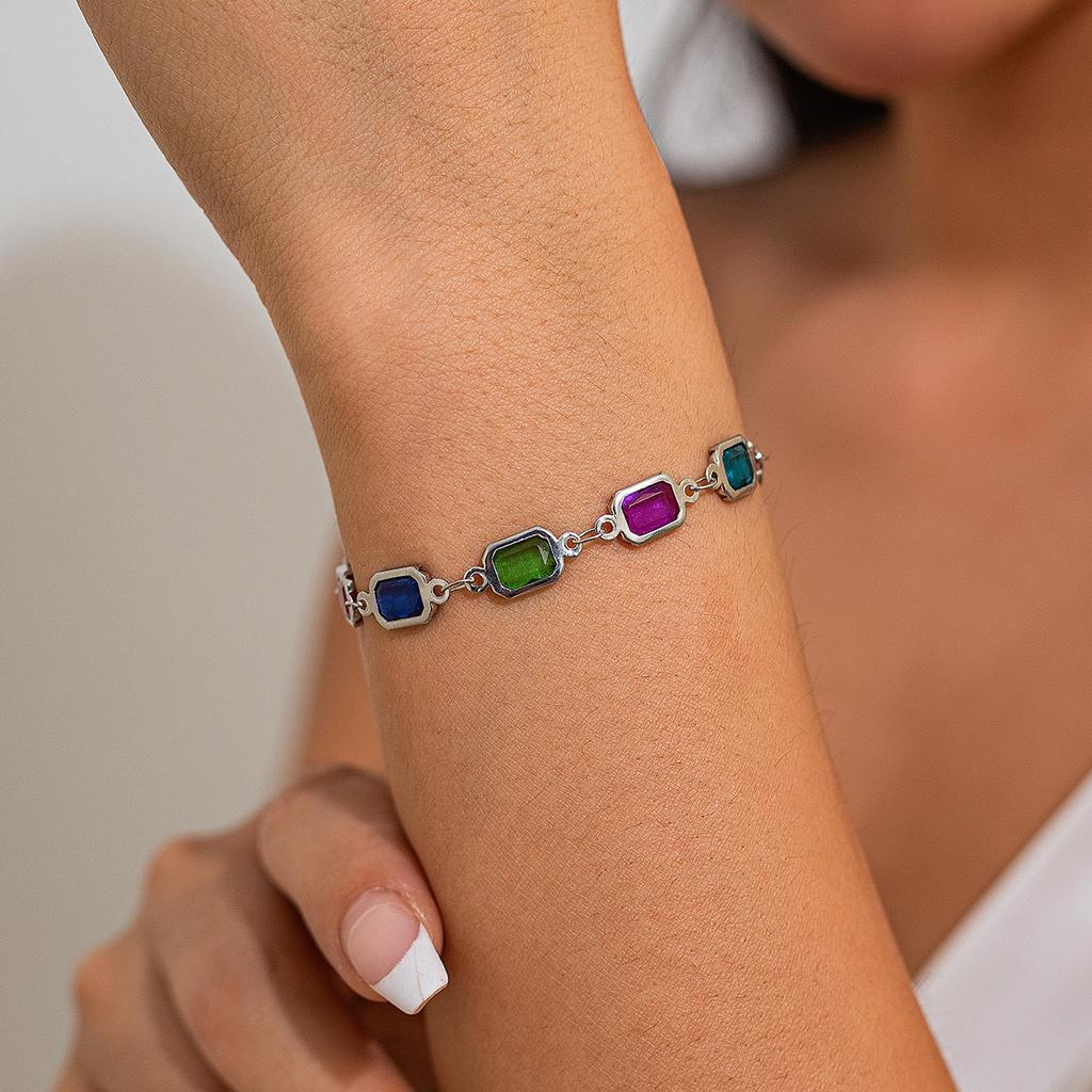 Temperament Light Luxury Square Colored Rhinestone Collarbone Chain, Wind Dopamine Peach Heart Crystal Necklace