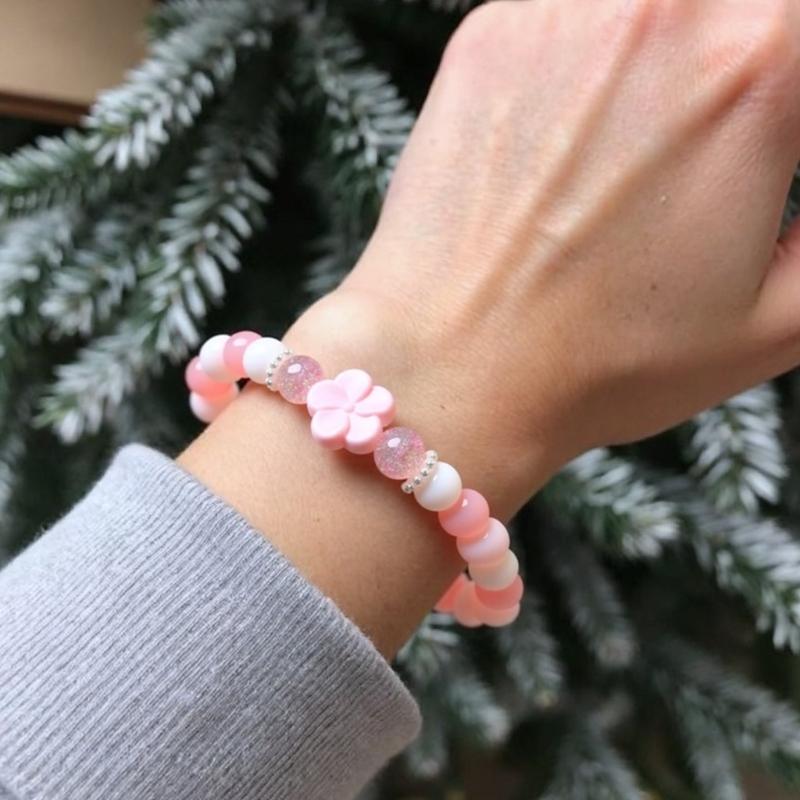 Elegant Dopamine Flower Designs Bracelet Crafted from Sturdy Resin Materials for Daily Wear and Styles Enhancement