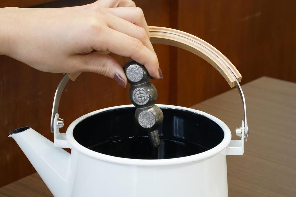 Železná vejce Ikenaga Iron Works Železný držák na vejce Železné nádobí Nambu Železné knedlíčky Doplňování železa Nakládané v rýžových otrubách Vyrobeno v Japonsku