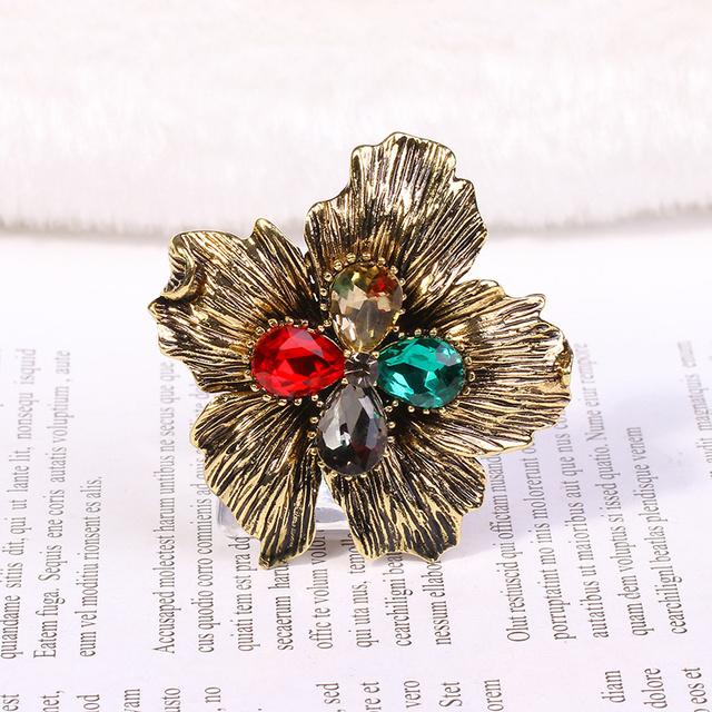 Flower Lady Brooch Female Temperament Rhinestone Silk Scarf Button Anti Slip Button To Make Old Corsage Alloy Jewelry