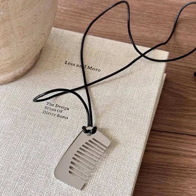 Personality Temperament Comb Pendant Necklace for Women 2024 Trend New Delicate Design Jewelry Fashion Accessories