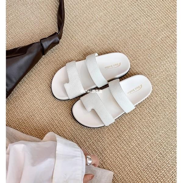 Su Yinyin has the same retro toe casual beach thick-soled slippers for women's vacation versatile flat-bottomed cool slippers for summer wear