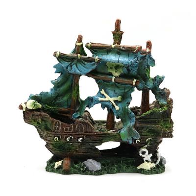 Dekorace akvária s motivem pirátské lodi, vraku lodi, vintage designu z pryskyřice, akváriových doplňků a dekorací do bytu.