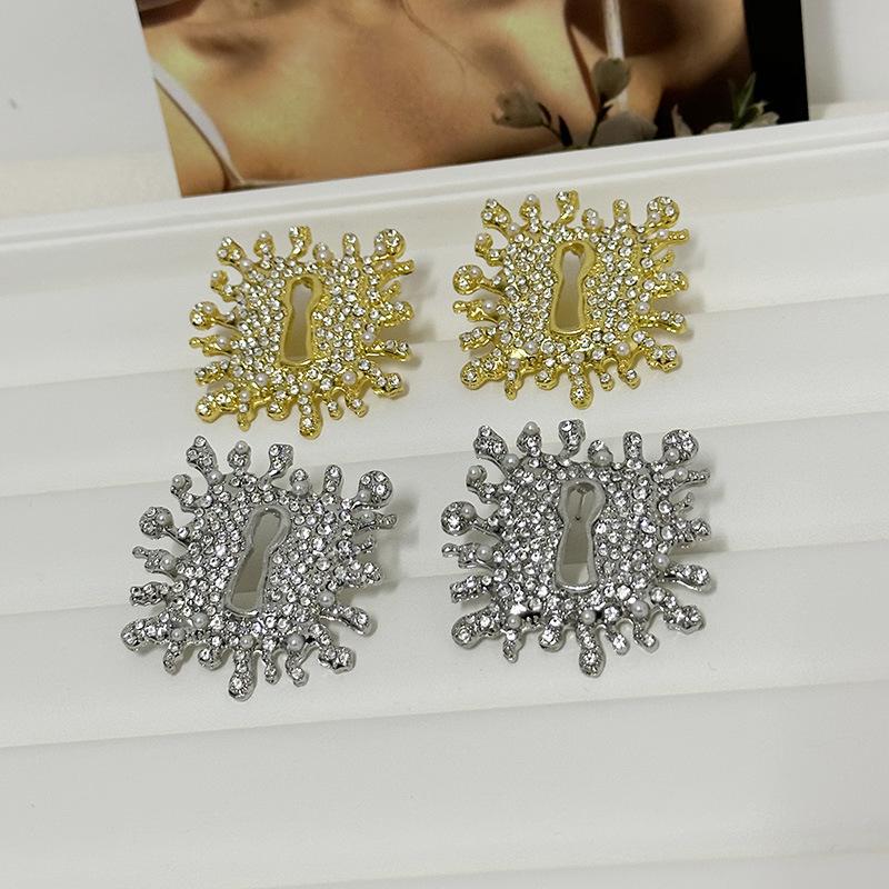 Collana con Ciondolo Lucchetto Metallico Esagerato Collana da Vacanza Anello Orecchino Spilla Per Donna Collana a Catena per Maglione Accessori Regali