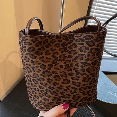 Small Bag Women's New Trendy High-value Commuting Fashionable Retro Leopard Print Bucket Bag Crossbody Mobile Phone Bag