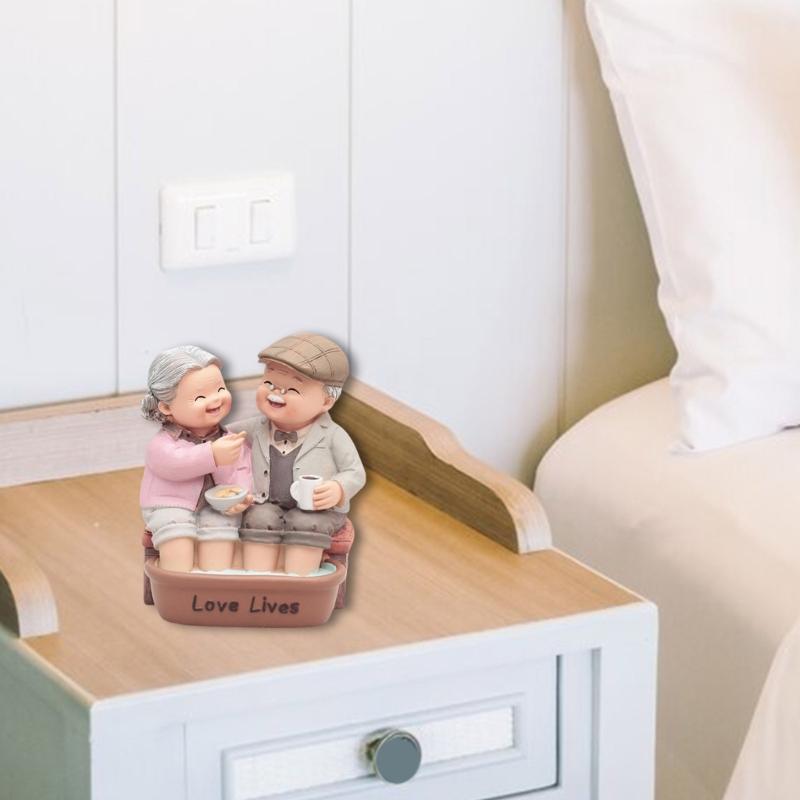Sweet Loving Old Couple Figurine Resins Decoration for Wedding Anniversary Gift