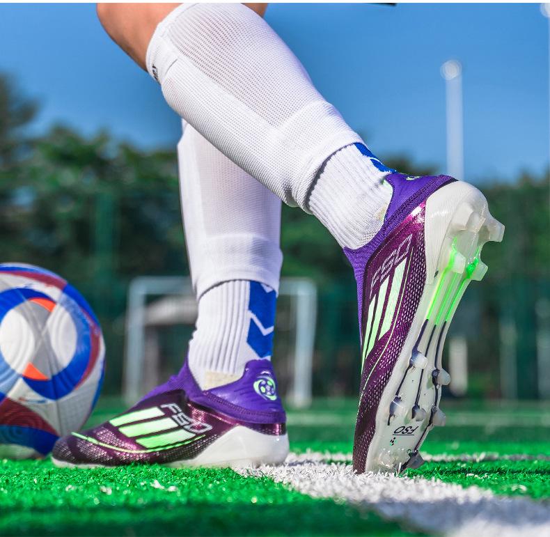 Futbalové topánky European Cup F50: Unisex Športové Topánky pre Mladých a Dospelých s Cvočkami na Tréning a Súťaže