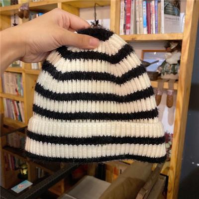 Herbst- und Wintermützen für Damen, schwarz-weiß gestreift, vielseitige Strickmütze, trendige, warme Strickmütze für Paare, koreanische Version der japanischen Mütze