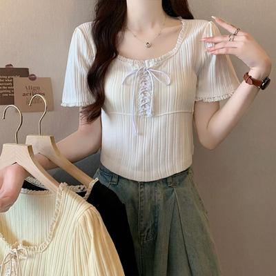Black Square Neck Knitted Short Sleeved T-shirt for Women with Summer Design Sense Lace Lace Lace Slim Fit and Slimming Top