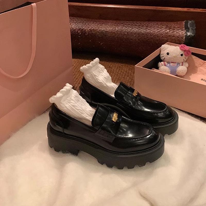 Luxurious Women's Grape Round Toe Heeled Slip-On Loafers