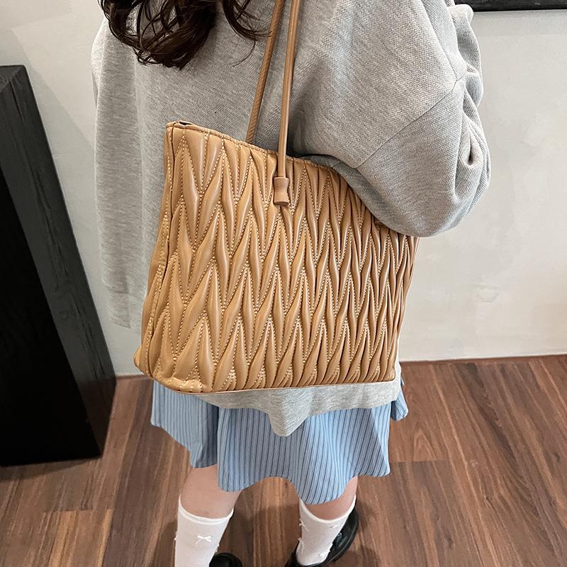 Designer Quilted Shoulder Bag Women Khaki Pu Leather Handbag Fashion Ladies Commute Laptop Tote Large Capacity Shopping Bag