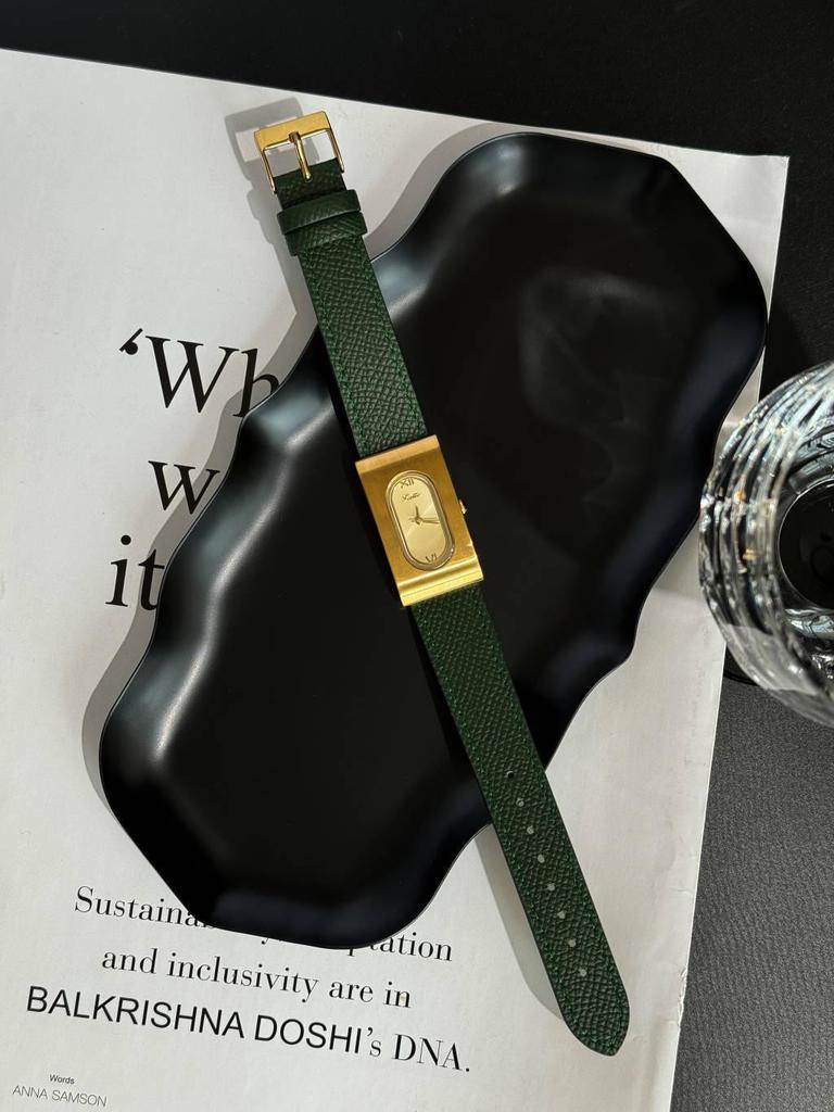 Shigaodi Damen Retro Minimalistische Lederarmbanduhr – Modisch, Lässig und Wasserdicht.