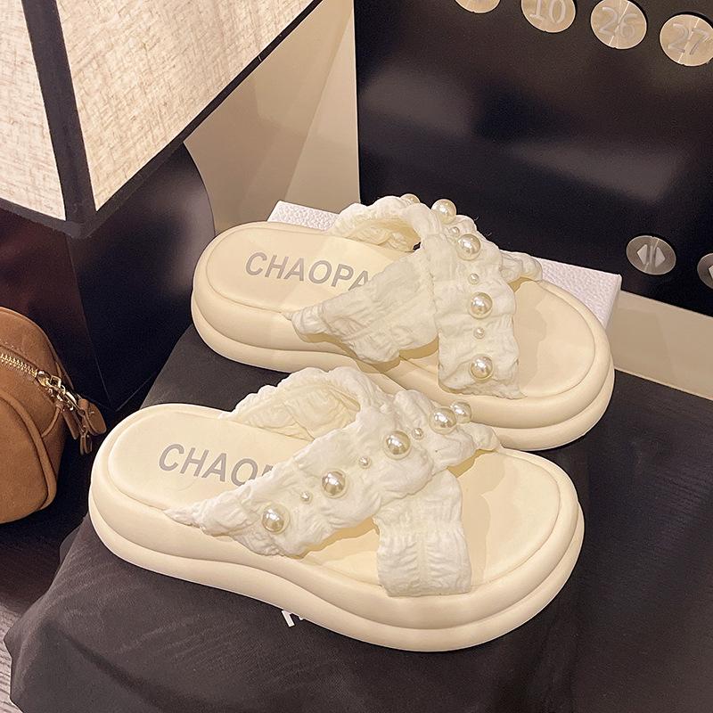 French Thick-soled Cool Slippers Women's Summer Wear Fashion 2025 New Niche Pearl Beach Sandals Women's Shoes