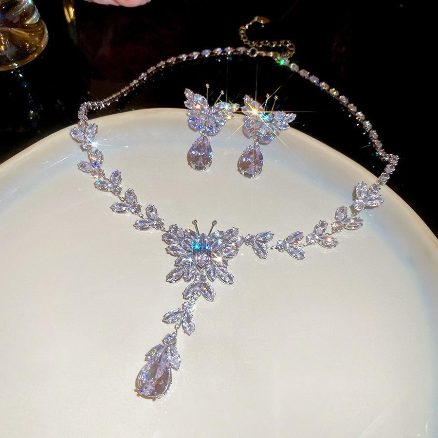 Elegant Rhinestone Inlaid Square Clavicle Necklace Set - Stylish, High-End Design for Women