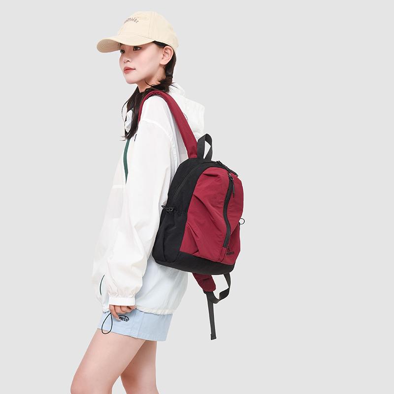 Small Ultralight Hiking Backpack with Multiple Pockets for Men Women Plaid Waterproof Casual Daypack for Adults Daytrip Hiking