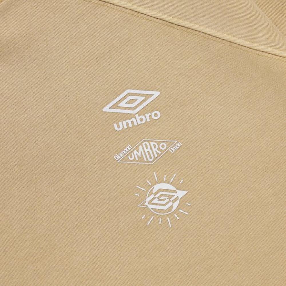 Umbro 25 S S Wayfinder Garment Dye SweatShirt uq121cfS11