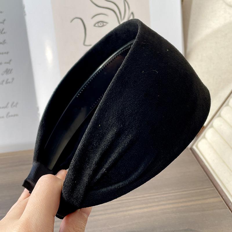 French Elegance Black Series Pearl Headband with Teeth - Autumn/Winter Collection