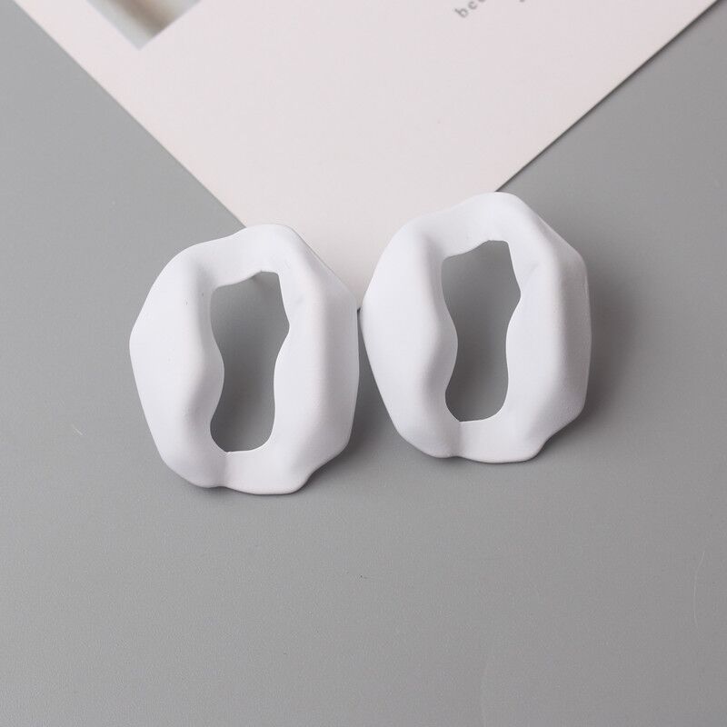 Irregular Geometry Metal Earrings for Women Vintage European Hollow Oval Drop Earrings Party Chunky Statement Jewelry
