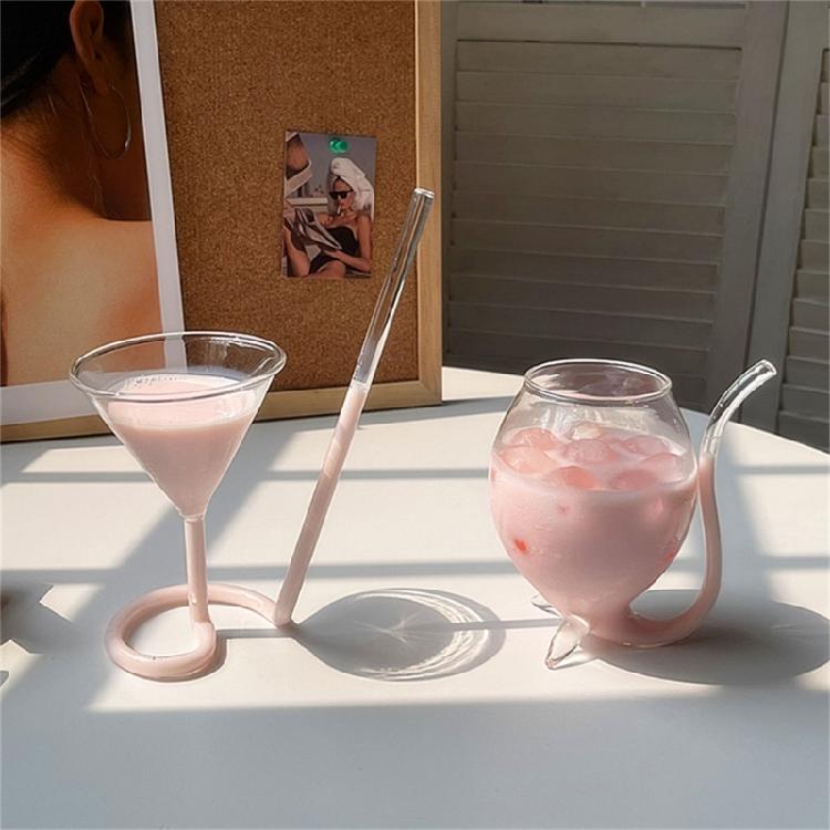 Innovative Pipe Molds Cocktails Glass Elegant Cocktails Glass with Sturdy Construction for Enhancing Drinking Experience