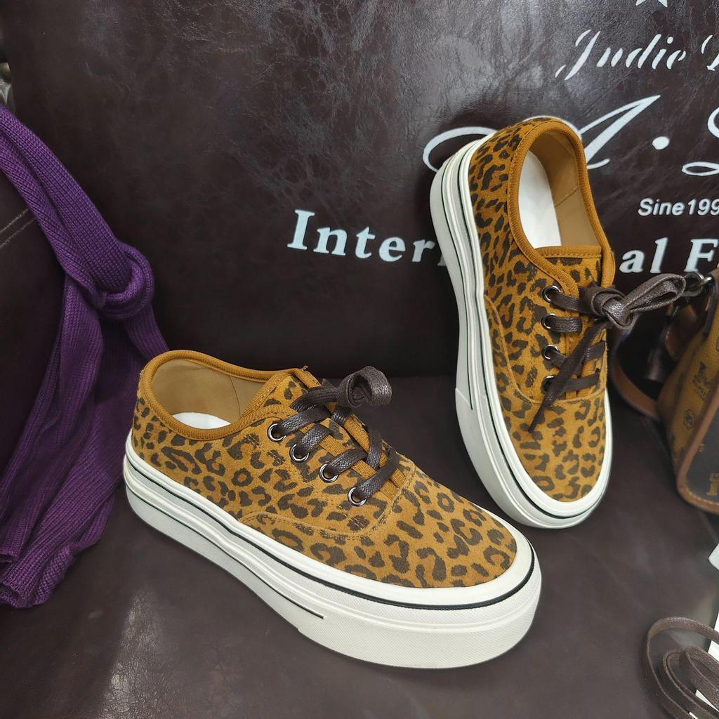 Women's White Cowhide Sneakers - 2025 Autumn/Winter, Soft Sole, Comfortable, Thick Sole, Height-Enhancing, Suede Casual Skate Shoes