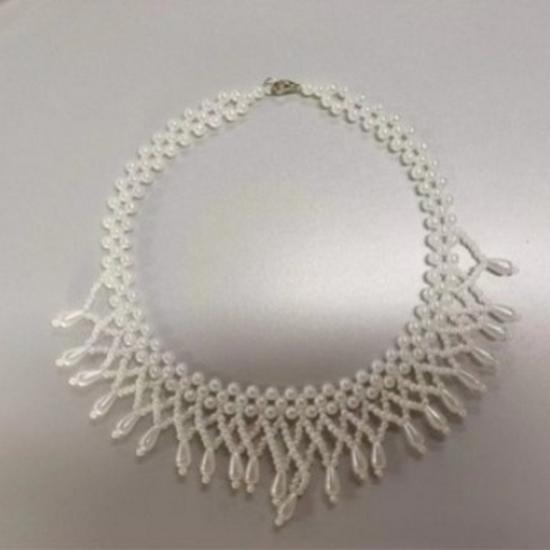 

Pearl Chain Korean Retro Fake Collar Yingluo Necklace with Cloud Shoulder Design