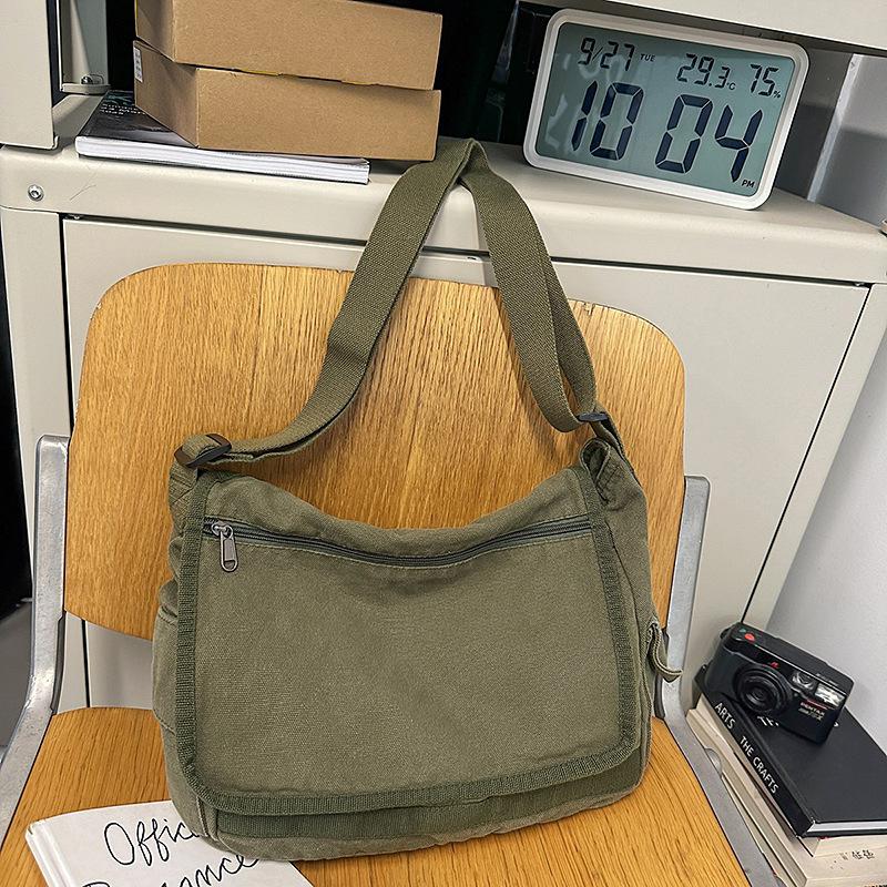 

Washed retro canvas messenger bag men s trend large capacity shoulder bag women s trend brand sports and leisure armpit bag