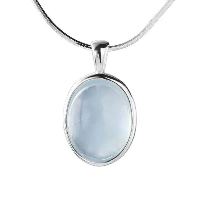 Aquamarin Mondstein Anhänger Halskette - Titanstahl mit Schlangenknochen Kette, High-End Nischen Design und Leichter Luxus Look