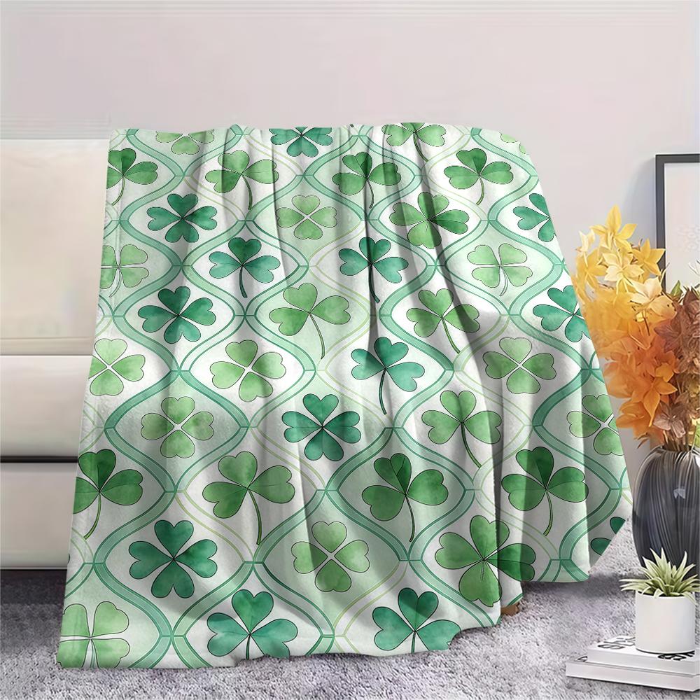 St.Patrick's Day Green Clover Print Flannel Blanket,High Quality Comfortable for All Seasons,Home Decor,Warmth and Comfort,Perfect for Christmas Gifts