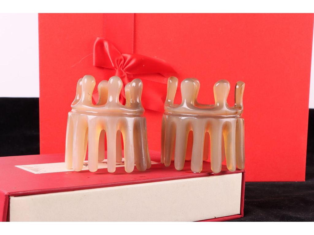 Ox Horn Shampoo and Massage Comb: Wide, Dense Teeth for Meridian Therapy.