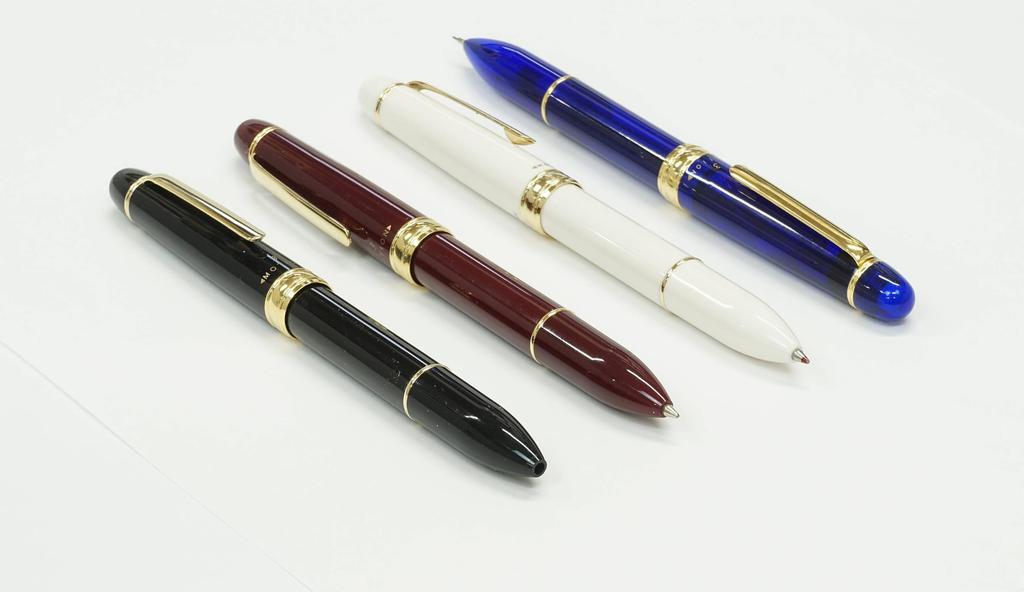 Made in elegant rotating in a premium Japan, 3-mechanism multi-function pen, white, box, K7-EL3M-1-W