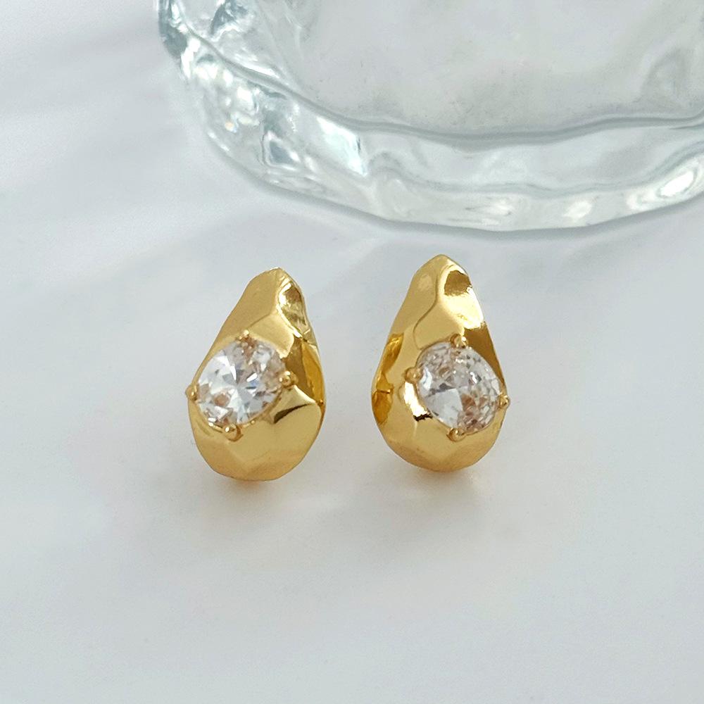 French Retro C-Shaped Zircon Earrings: Luxurious High-End Fashion Hoops for Women