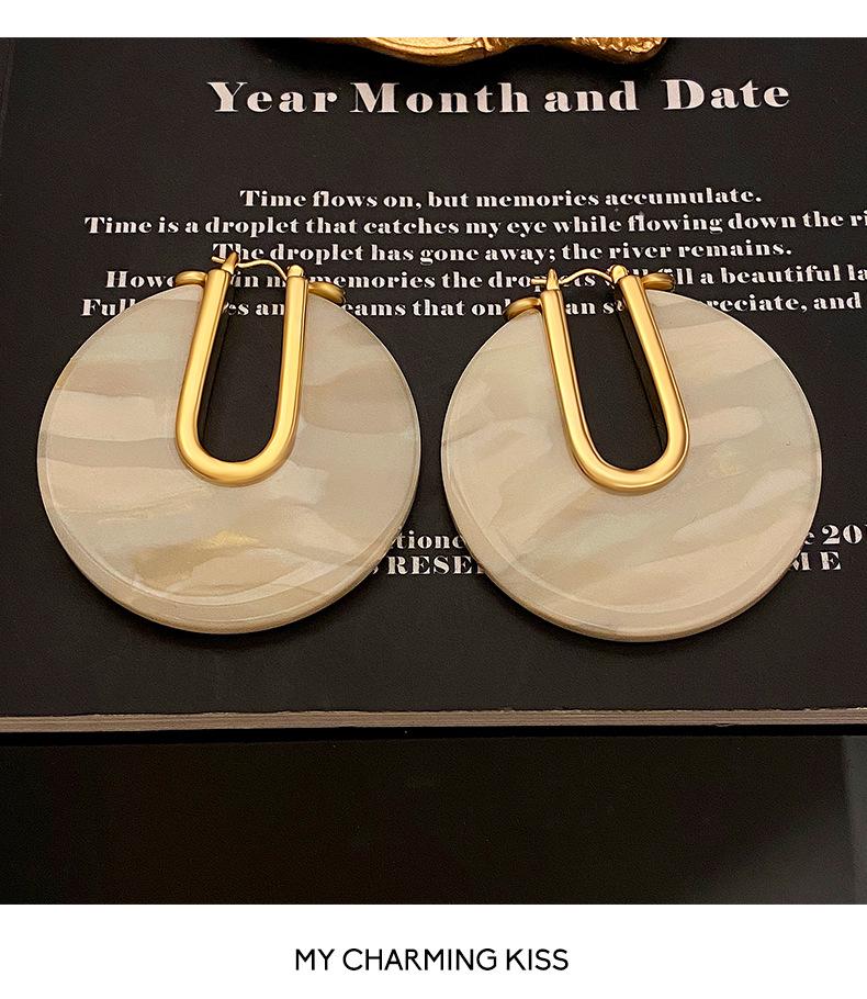 Exaggerated Retro Hong Kong Style Round Ear Cuffs: Unique and High-End Design