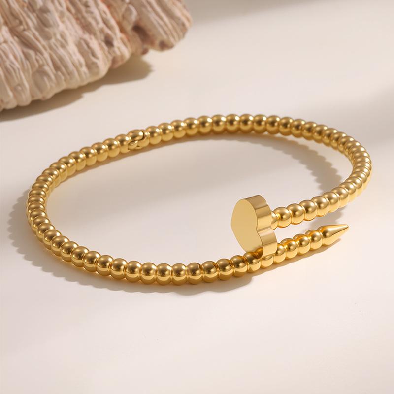 Titanium Steel New Couple Love Four-leaf Clover Round Bead Opening European and American Fashion Non-fading