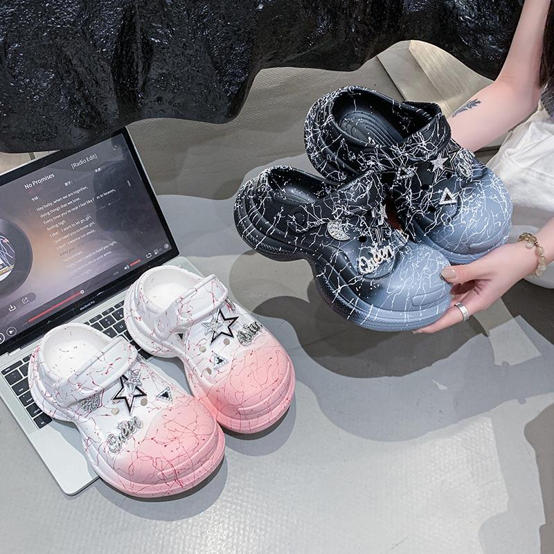 Mode Hausschuhe Damen Sommer Zehenbedeckt Luxus Pantoletten Pantoletten Schuhe Plateau Pantofle Designer Weich 2025 Mode Lässige Freizeit Hausschuhe