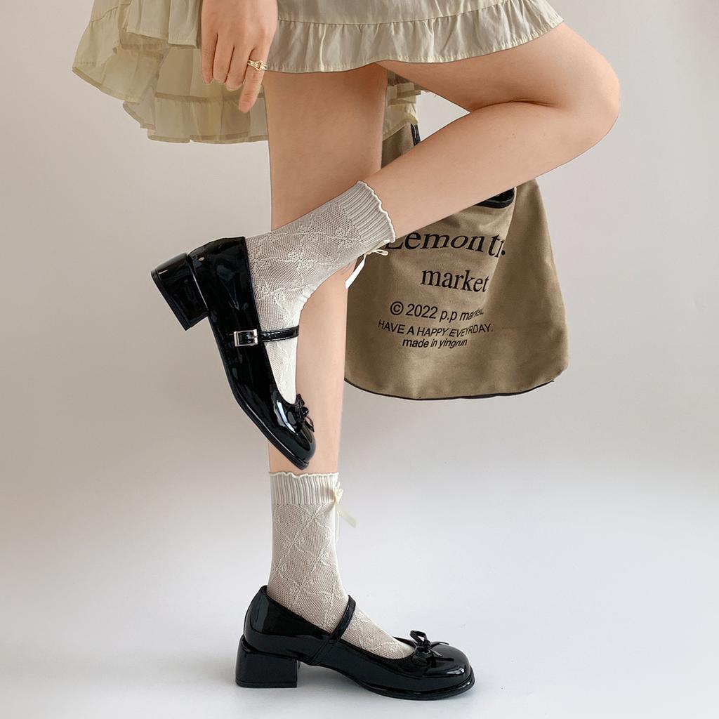 Röda franska runda klackar tjocka höga klackar grund urringning enkelklackar dam sommar 2025 nya kjol mångsidiga höjdökande Mary Jane-skor