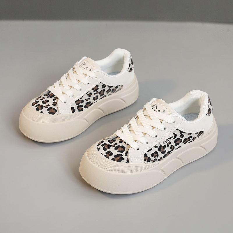 

Весна 2025 Новые Дышащие Белые Туфли с Низким Вырезом Женские Корейская Версия Повседневные Кроссовки Модная и Универсальная Обувь на Толстой Подошве 40 бежевый