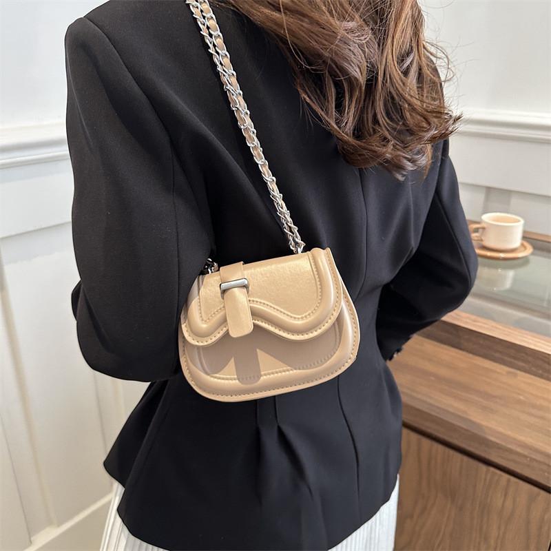Trendy Texture Minimalist Bag Women 2024 New Fashion Crossbody Bag Stylish Chic Shoulder Saddle Bag