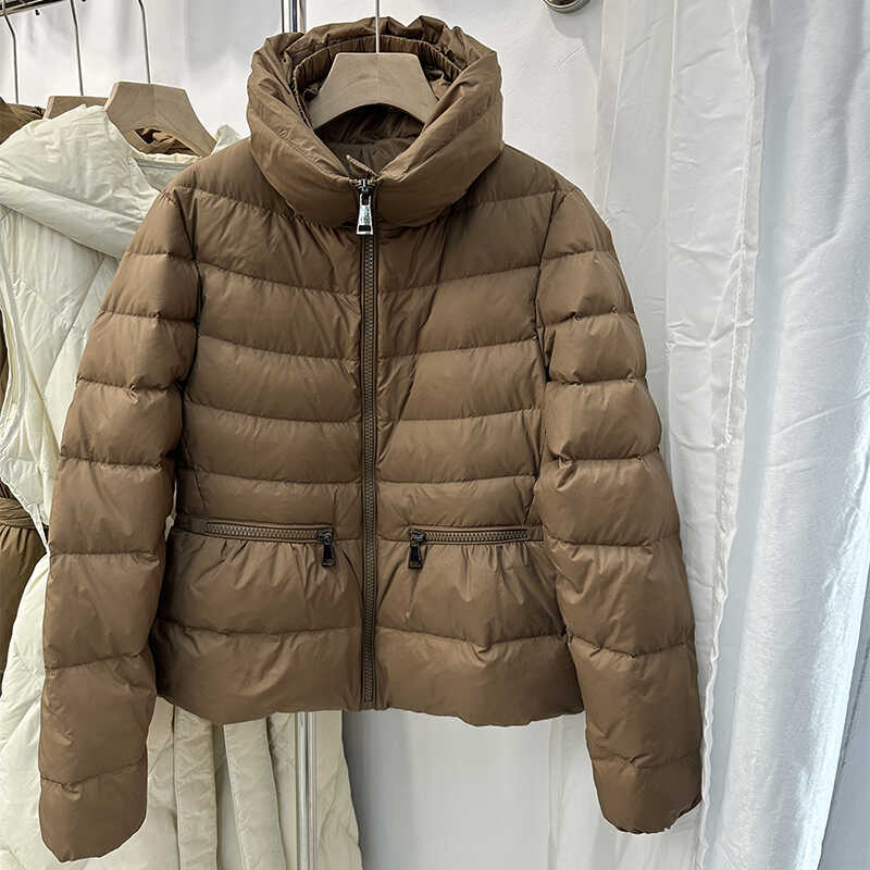 New down jacket for women in winter, short for small M, waist stand-up collar, white duck down thickened down jacket.