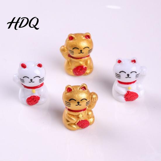 Mini Beckoning Cat Statue 10PCS Lucky Figurines Resin for Game Night Ornaments Prosperity Figurine Mahjong Table Desktop Display Good Luck