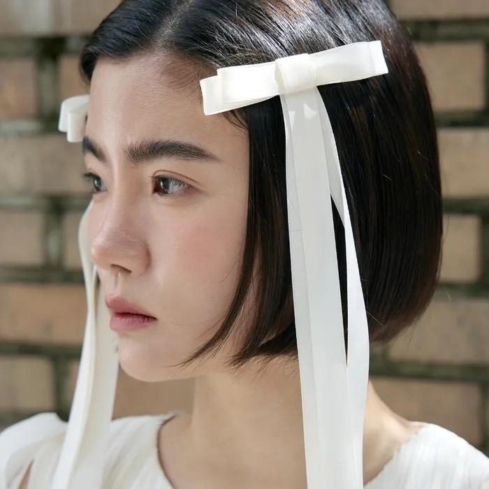 Po Romance Ribbon Hair Pin (LIGHT IVORY/BLACK)