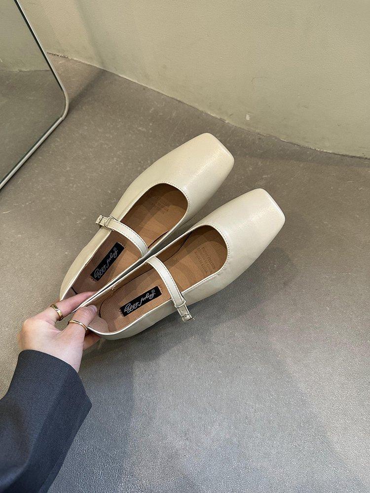 

French evening breeze temperament commuter student single shoes women s new autumn Korean version fairy thick heel Mary Jane small leather shoes 39